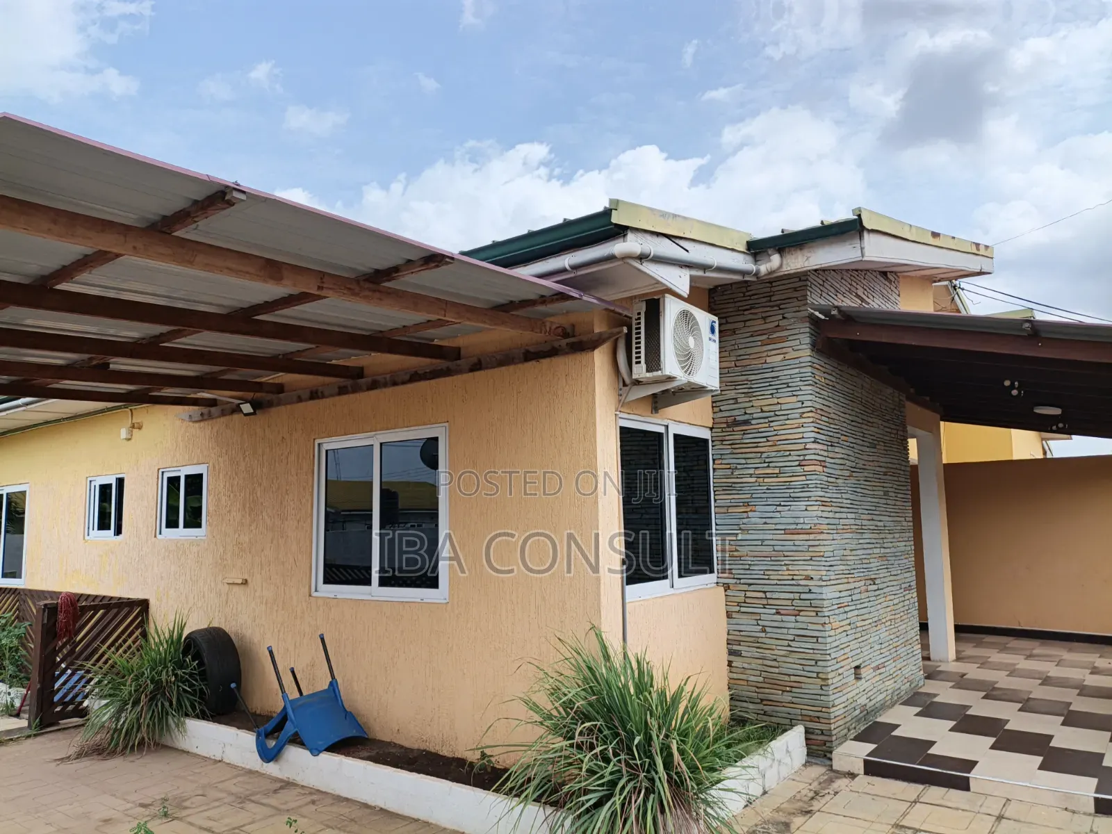 2bdrm Townhouse/Terrace in Amrahia for sale