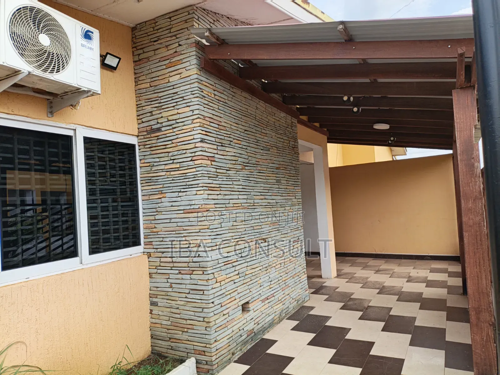 2bdrm Townhouse/Terrace in Amrahia for sale