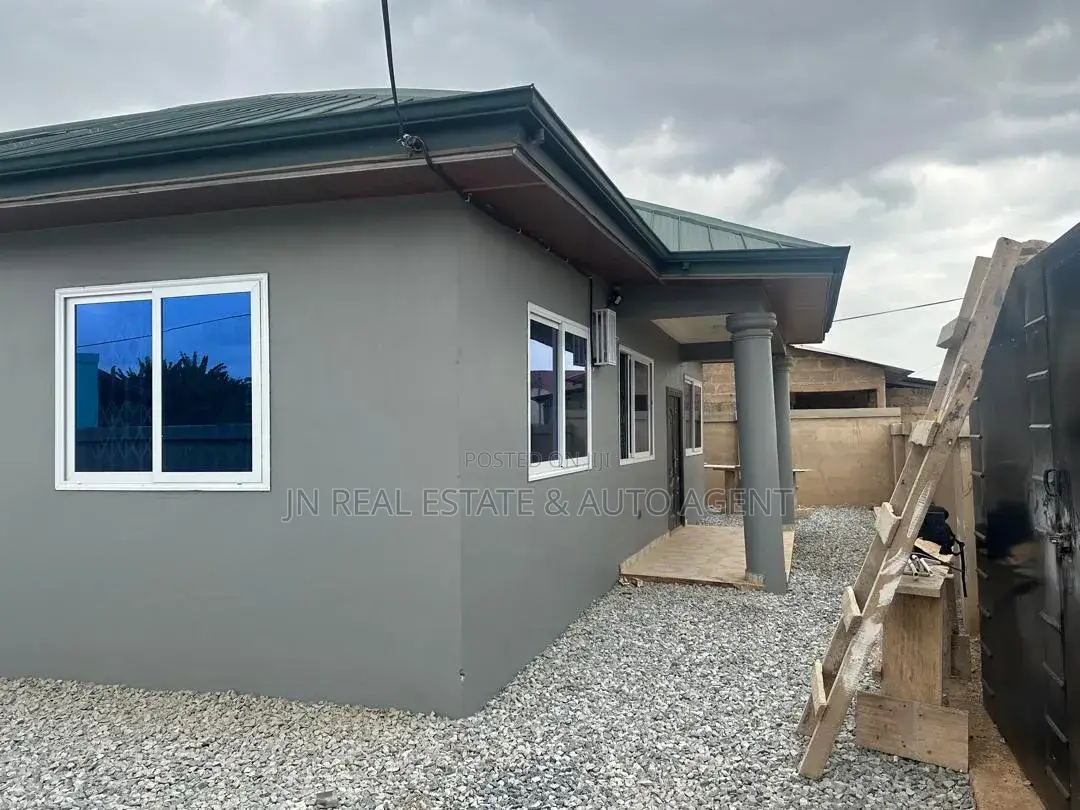 Furnished 3bdrm Apartment in Gomoa East for sale