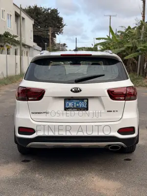 Kia Sorento 2.4L LX FWD 2019 White