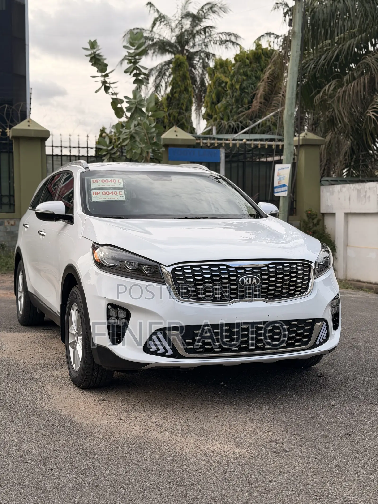 Kia Sorento 2.4L LX FWD 2019 White