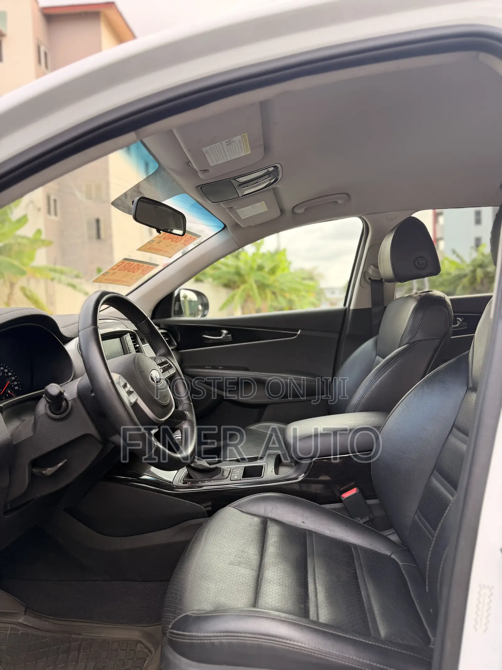 Kia Sorento 2.4L LX FWD 2019 White