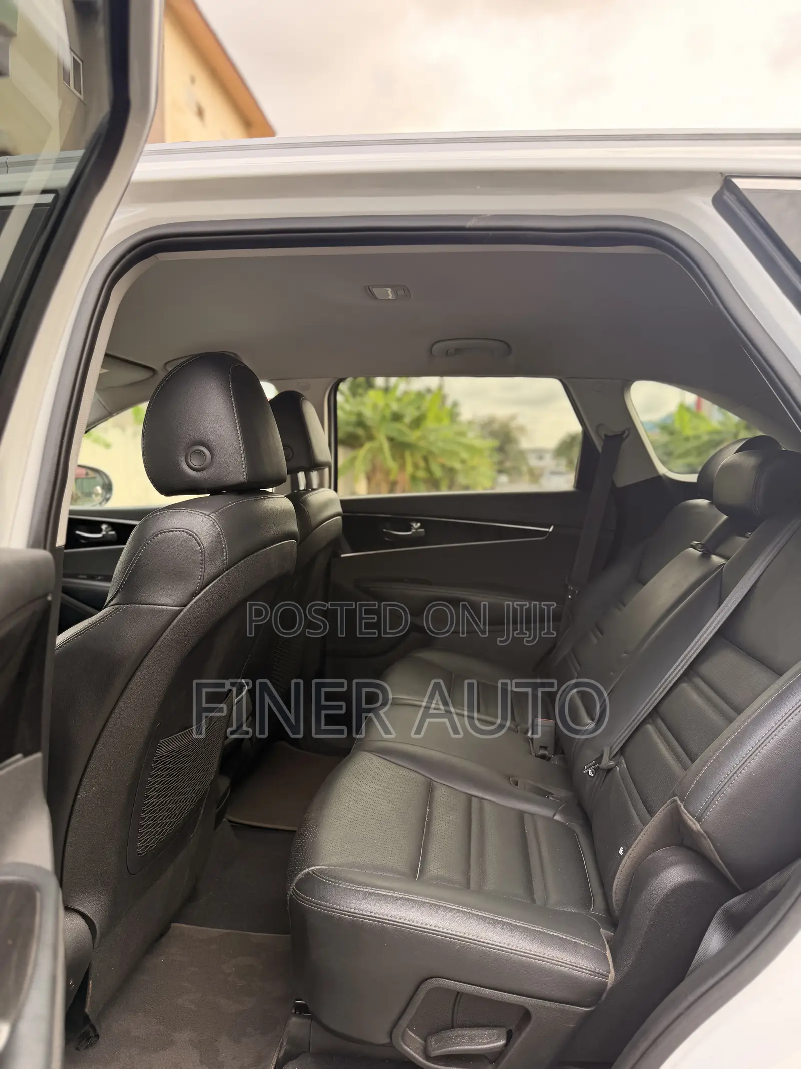 Kia Sorento 2.4L LX FWD 2019 White