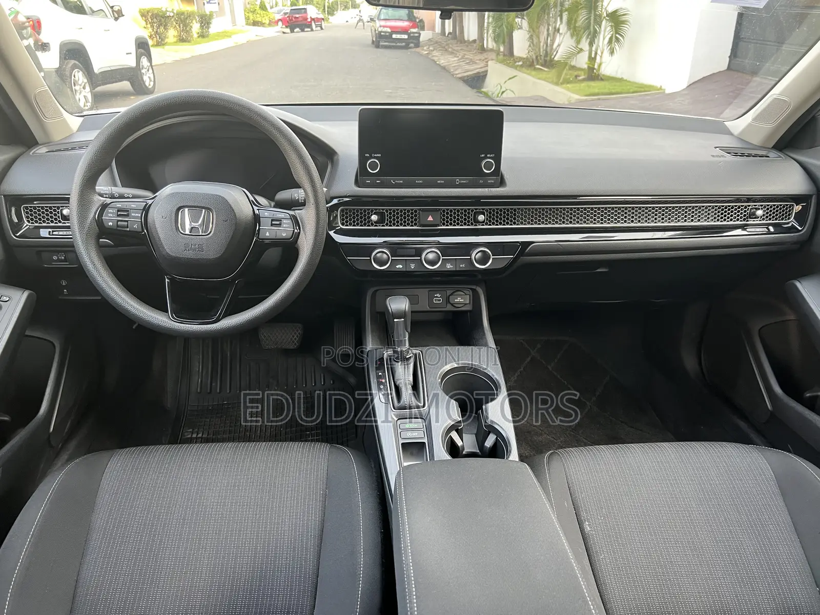 Honda Civic LX 2022 Silver