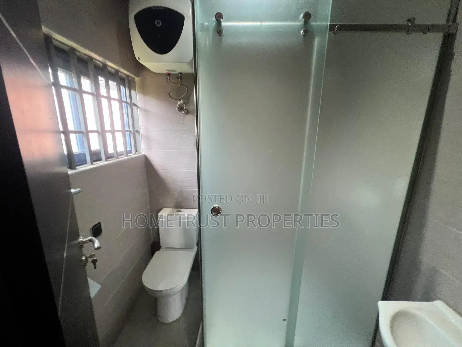 3bdrm Duplex in Kokrobitey, Police Station for sale