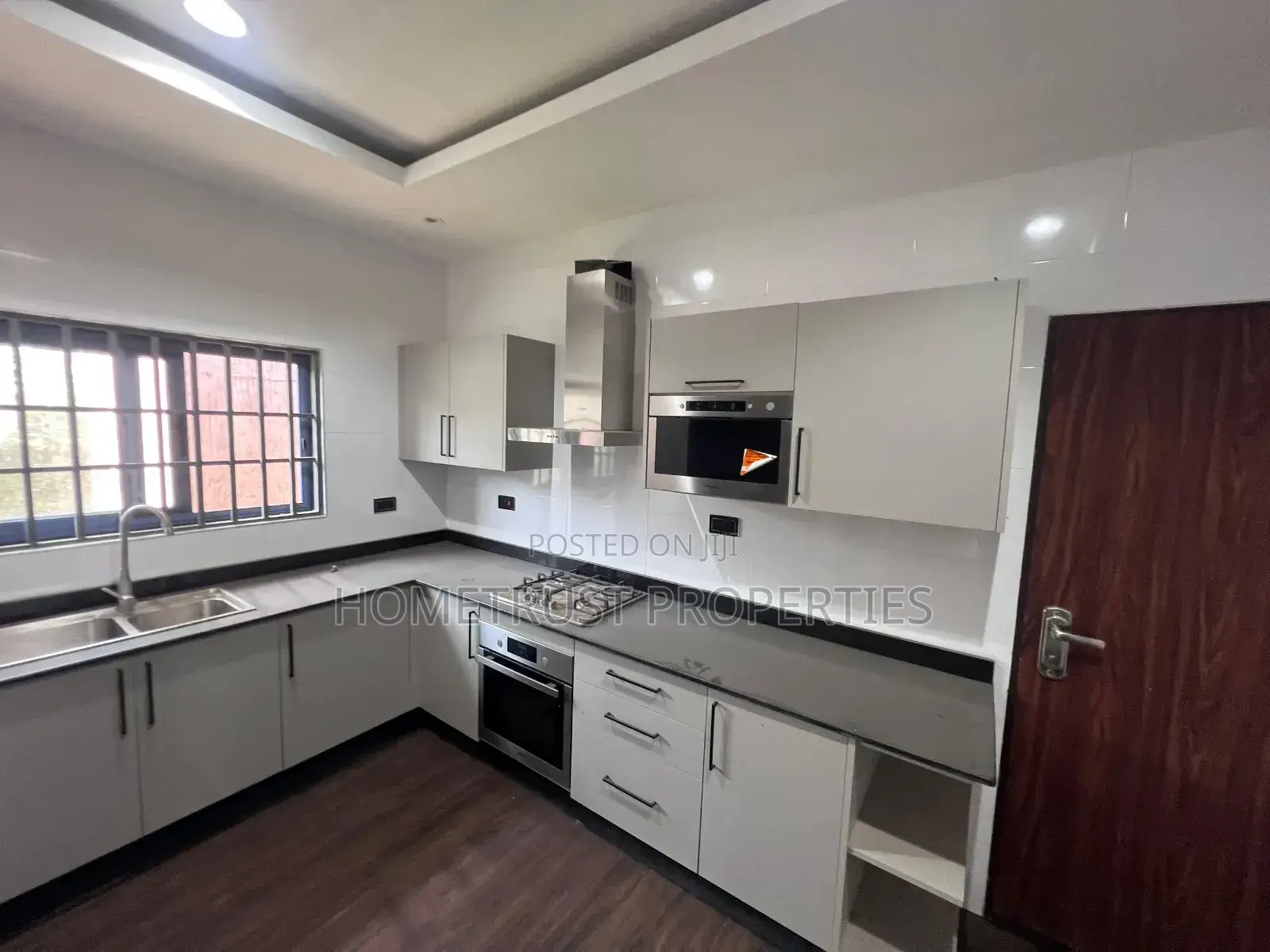 3bdrm Duplex in Kokrobitey, Police Station for sale