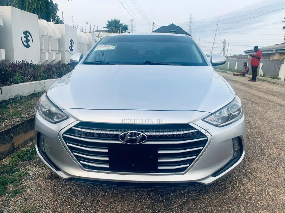 Hyundai Elantra Value Edition Sedan FWD (2.0L 4cyl 6A) 2017 Silver