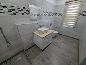4bdrm Mansion in Airport Hills for sale