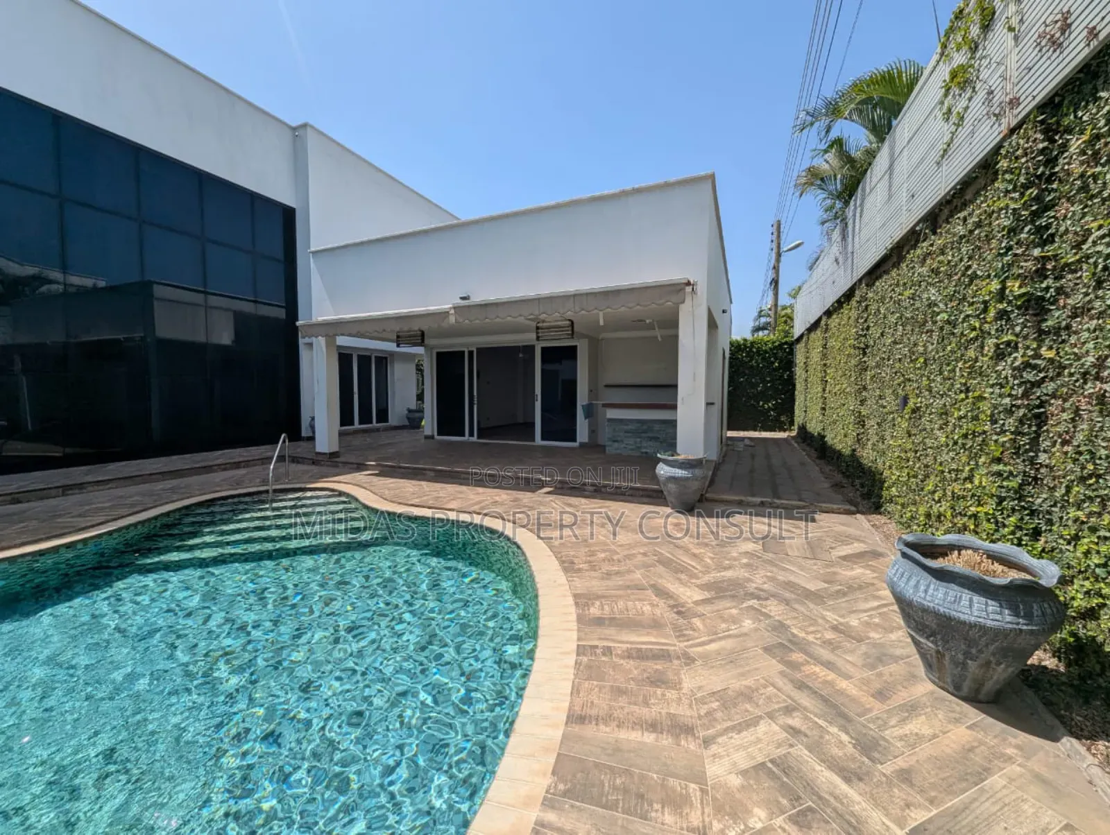 4bdrm Mansion in Airport Hills for sale