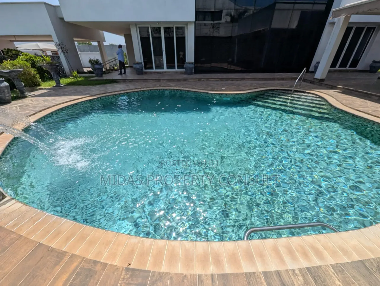 4bdrm Mansion in Airport Hills for sale