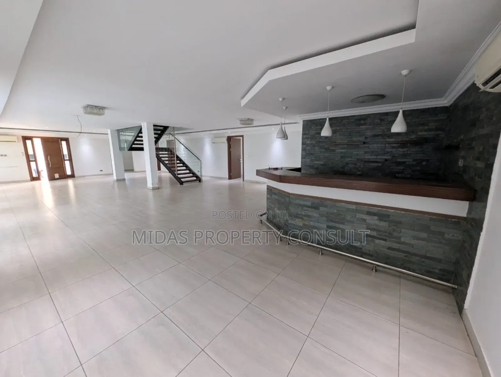 4bdrm Mansion in Airport Hills for sale