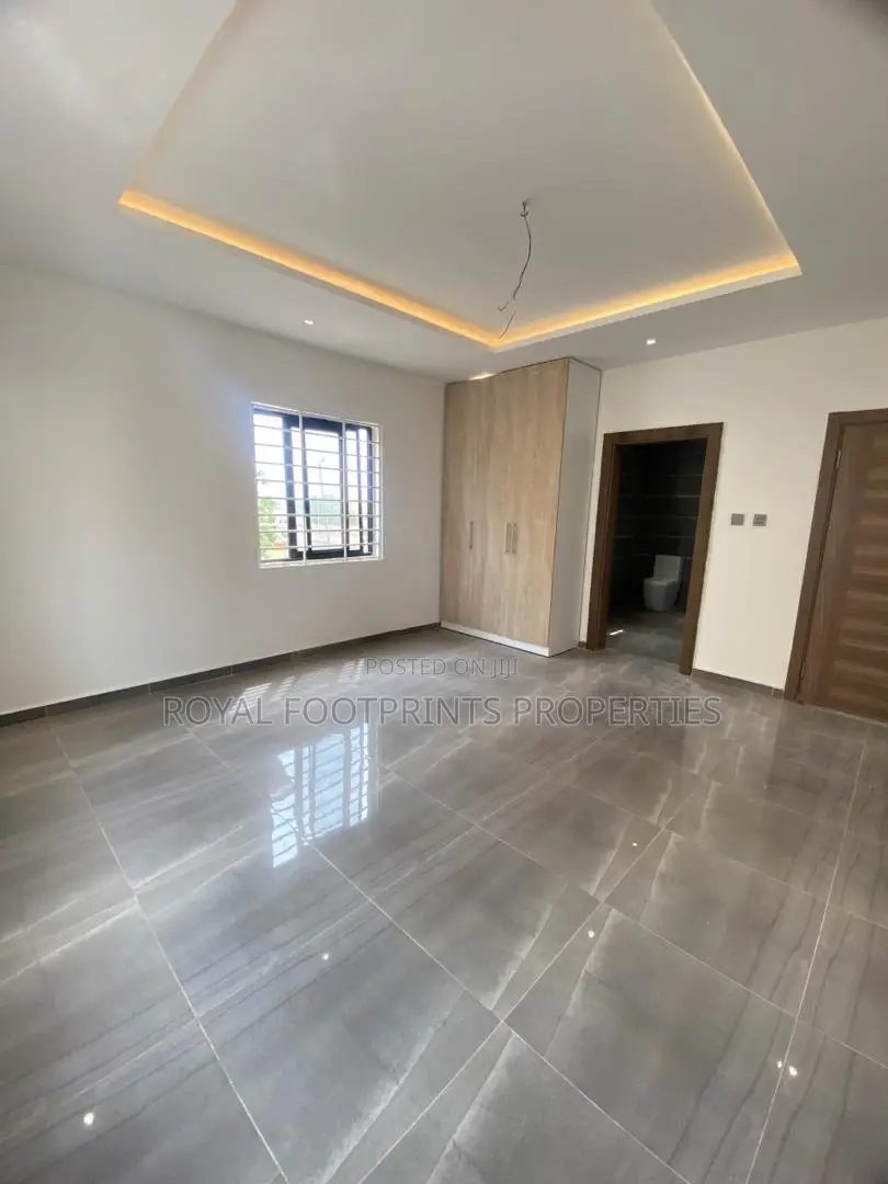 4bdrm House in Royal Footprints, Lake Side Estate for sale