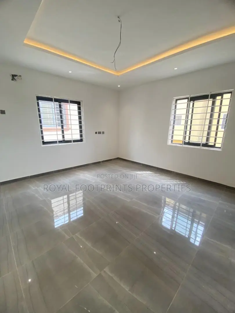 4bdrm House in Royal Footprints, Lake Side Estate for sale