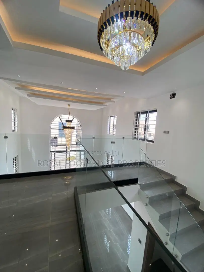 4bdrm House in Royal Footprints, Lake Side Estate for sale