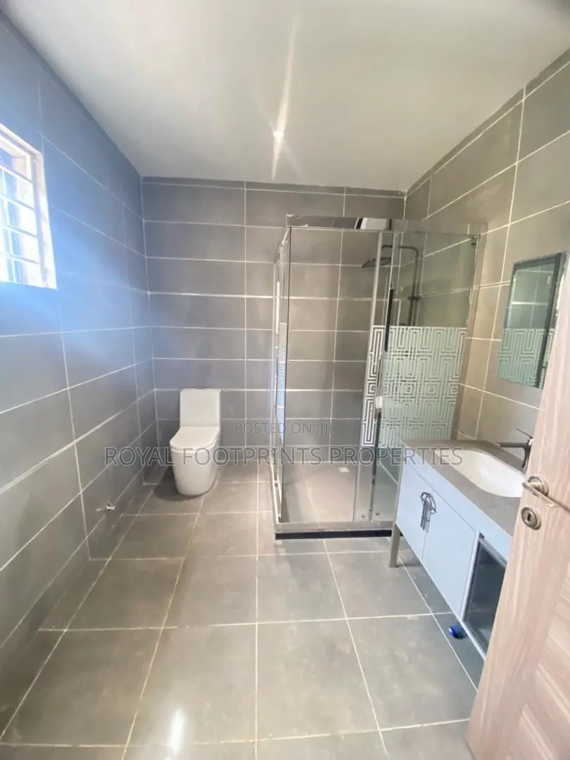 4bdrm House in Royal Footprints, Lake Side Estate for sale