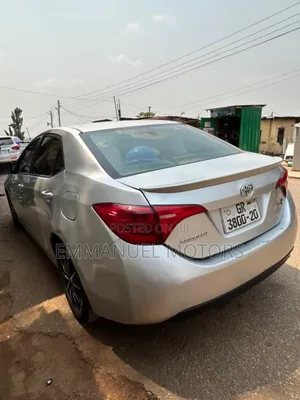 Toyota Corolla LE Eco (1.8L 4cyl 2A) 2018 Silver