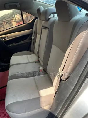 Toyota Corolla LE Eco (1.8L 4cyl 2A) 2018 Silver