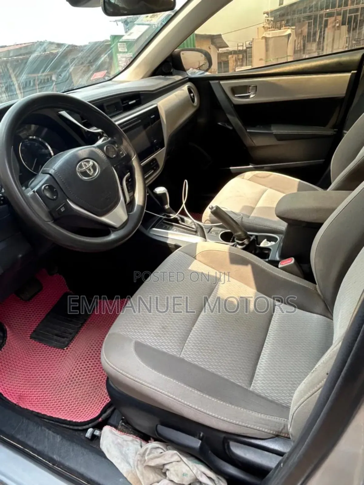 Toyota Corolla LE Eco (1.8L 4cyl 2A) 2018 Silver