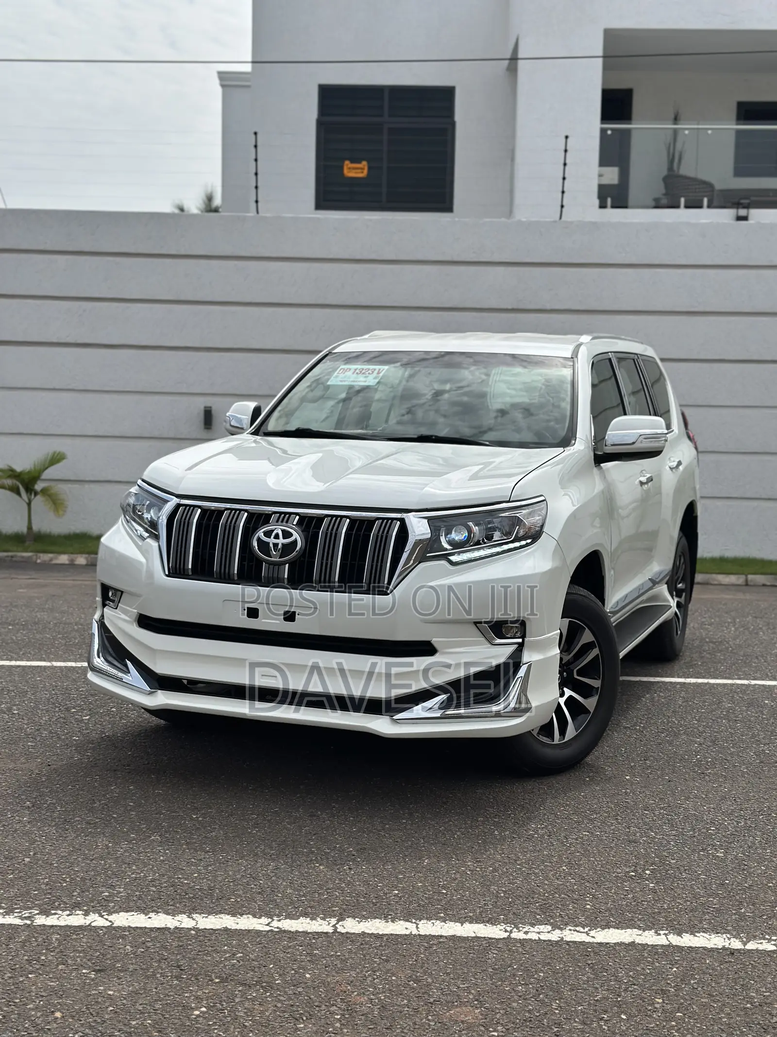 Toyota Land Cruiser Prado 2017 White