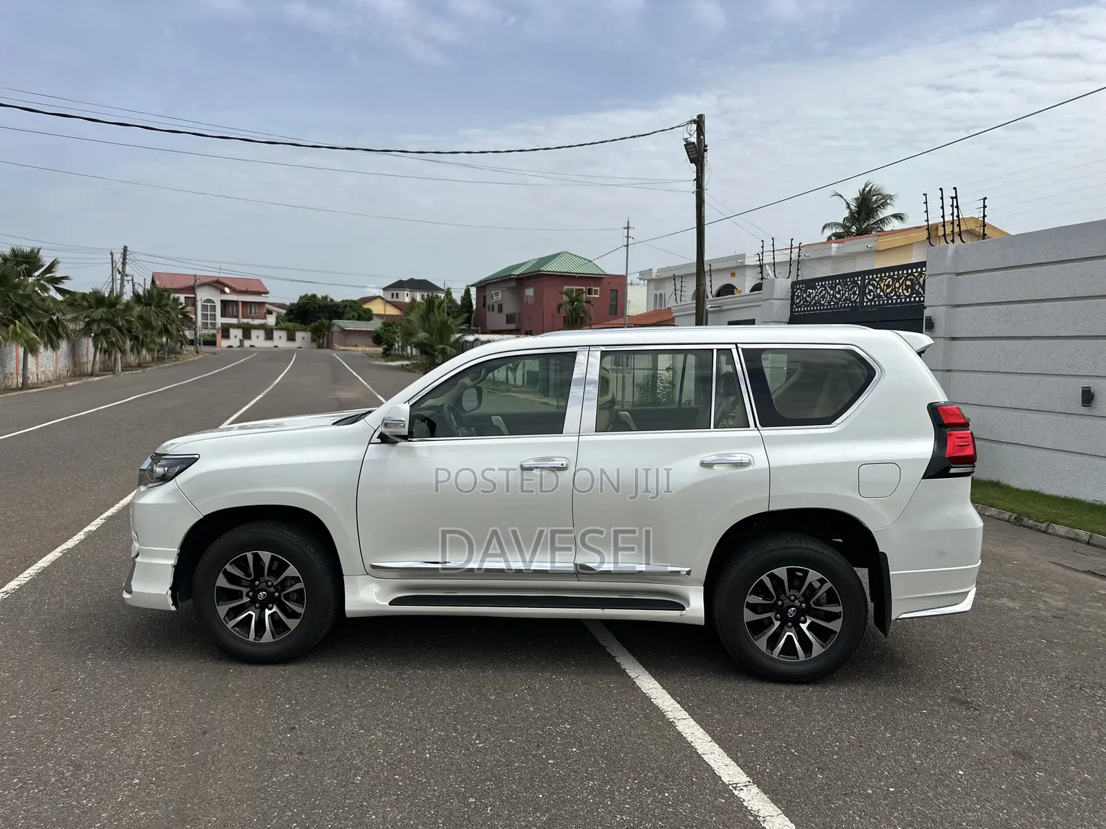 Toyota Land Cruiser Prado 2017 White