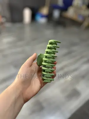 Strong Hair Claw Clip – Stylish Durable