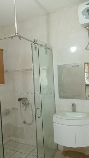 5bdrm House in Tiyumba Real Estate, Pillar 2 for rent