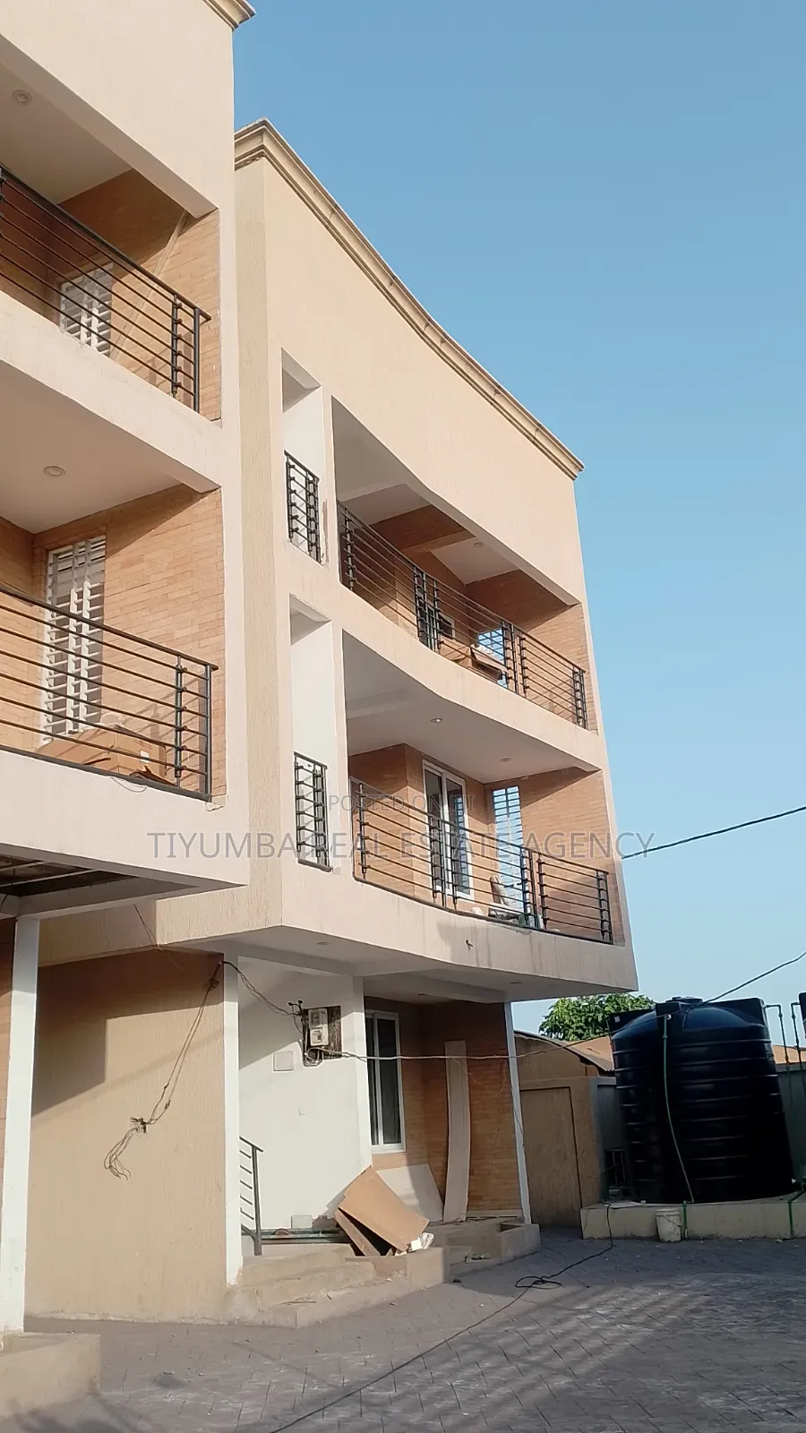 2bdrm Apartment in Tiyumba Real Estate, The Mall for rent