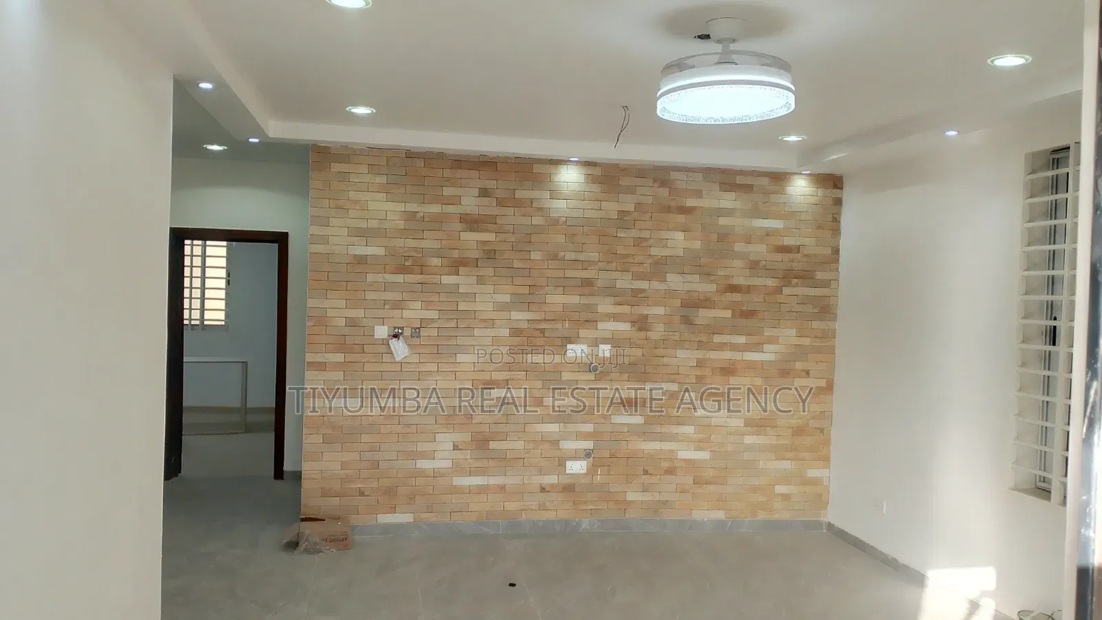 2bdrm Apartment in Tiyumba Real Estate, The Mall for rent