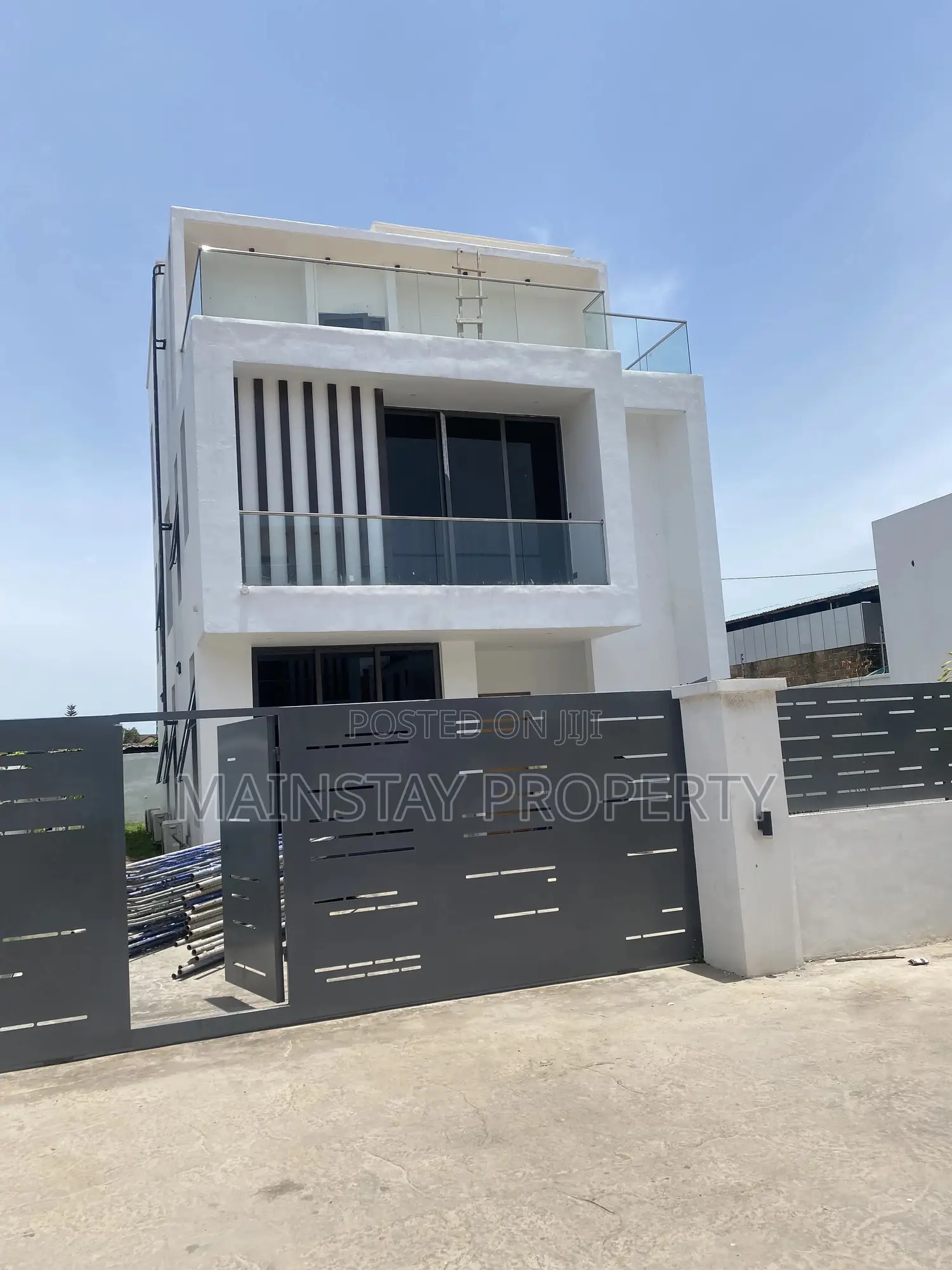 4bdrm Townhouse/Terrace in Mainstay Estates, East Legon for sale