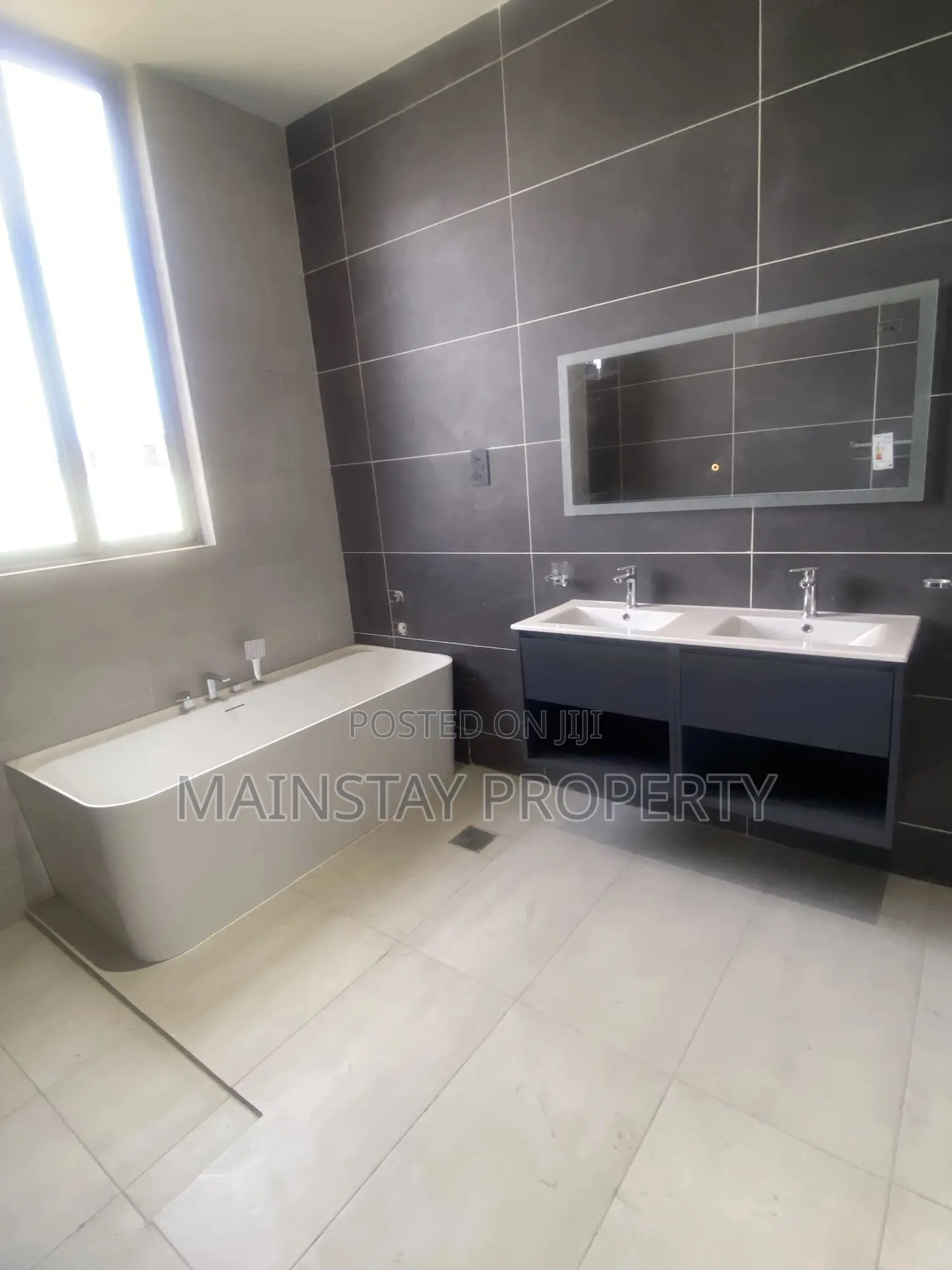 4bdrm Townhouse/Terrace in Mainstay Estates, East Legon for sale
