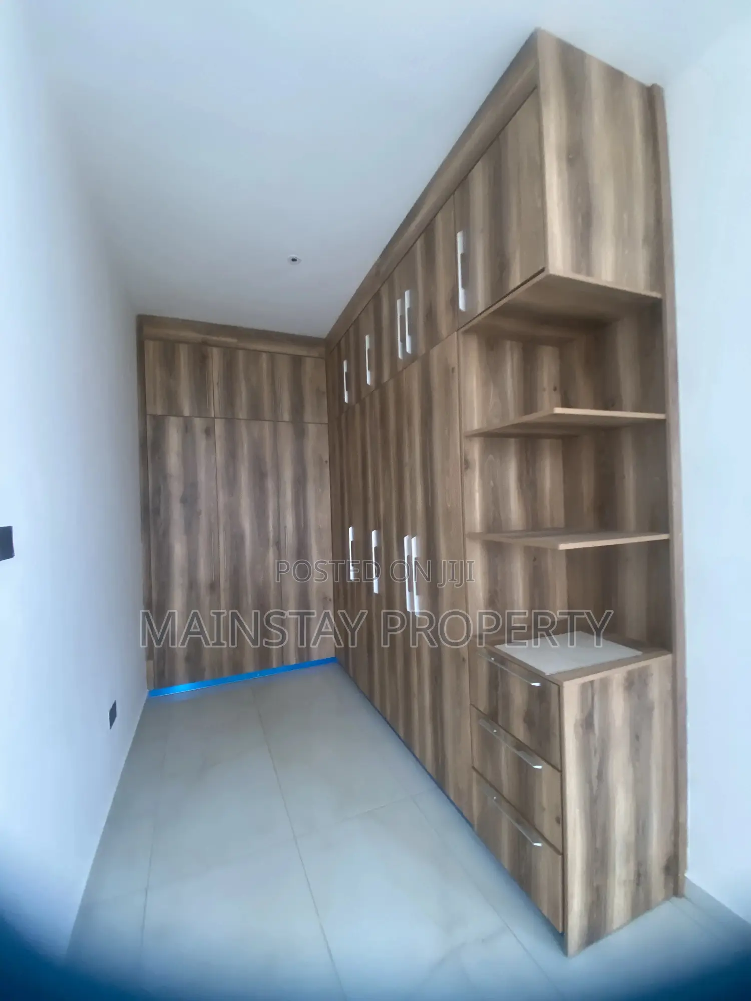 4bdrm Townhouse/Terrace in Mainstay Estates, East Legon for sale