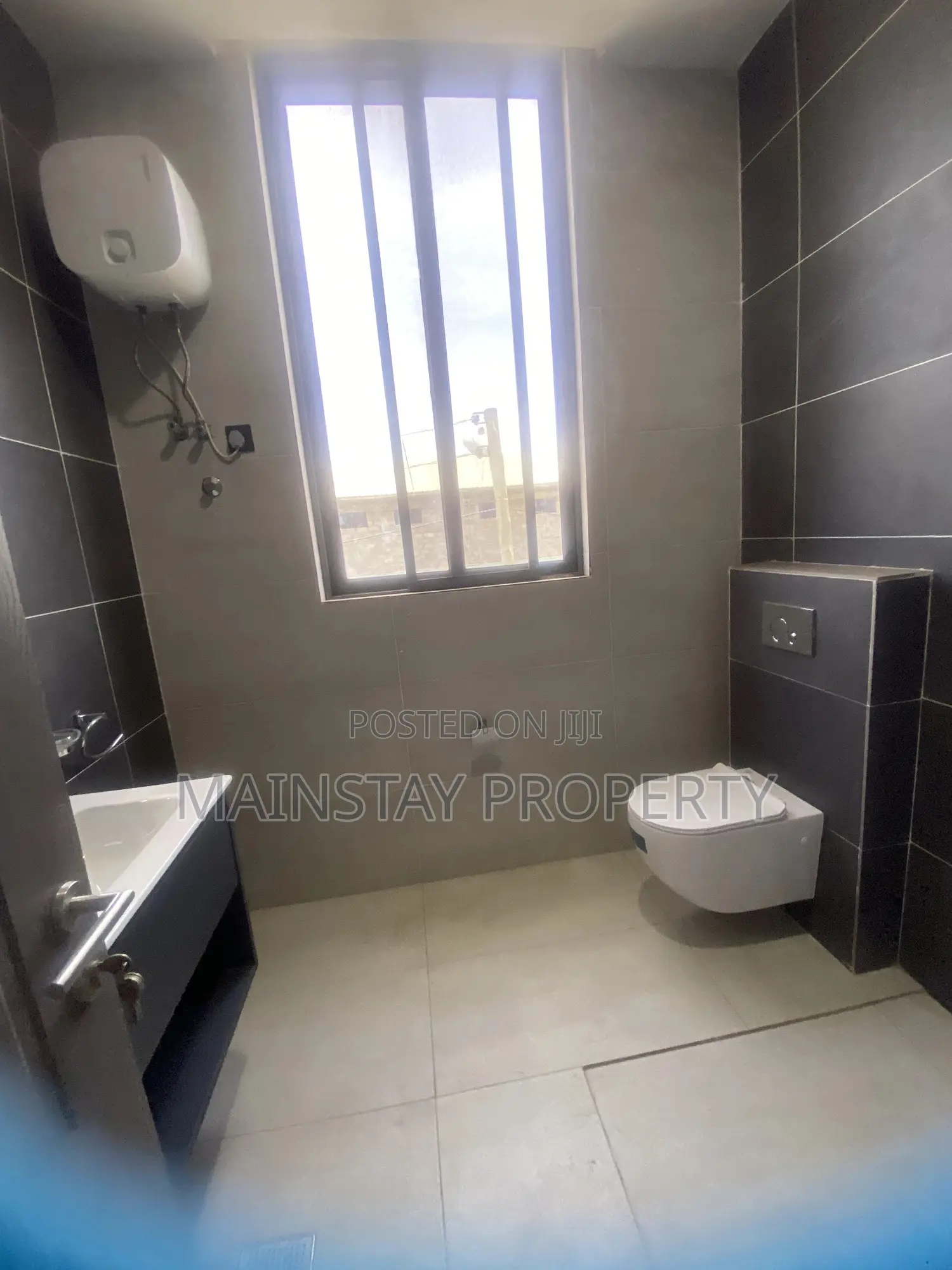 4bdrm Townhouse/Terrace in Mainstay Estates, East Legon for sale