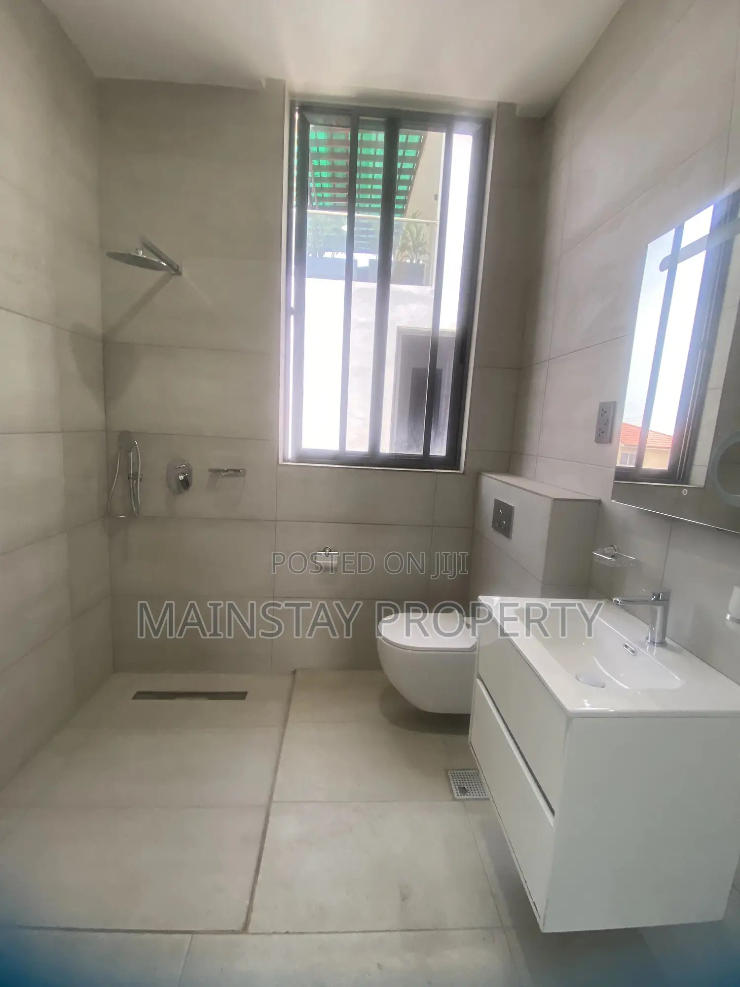 4bdrm Townhouse/Terrace in Mainstay Estates, East Legon for sale