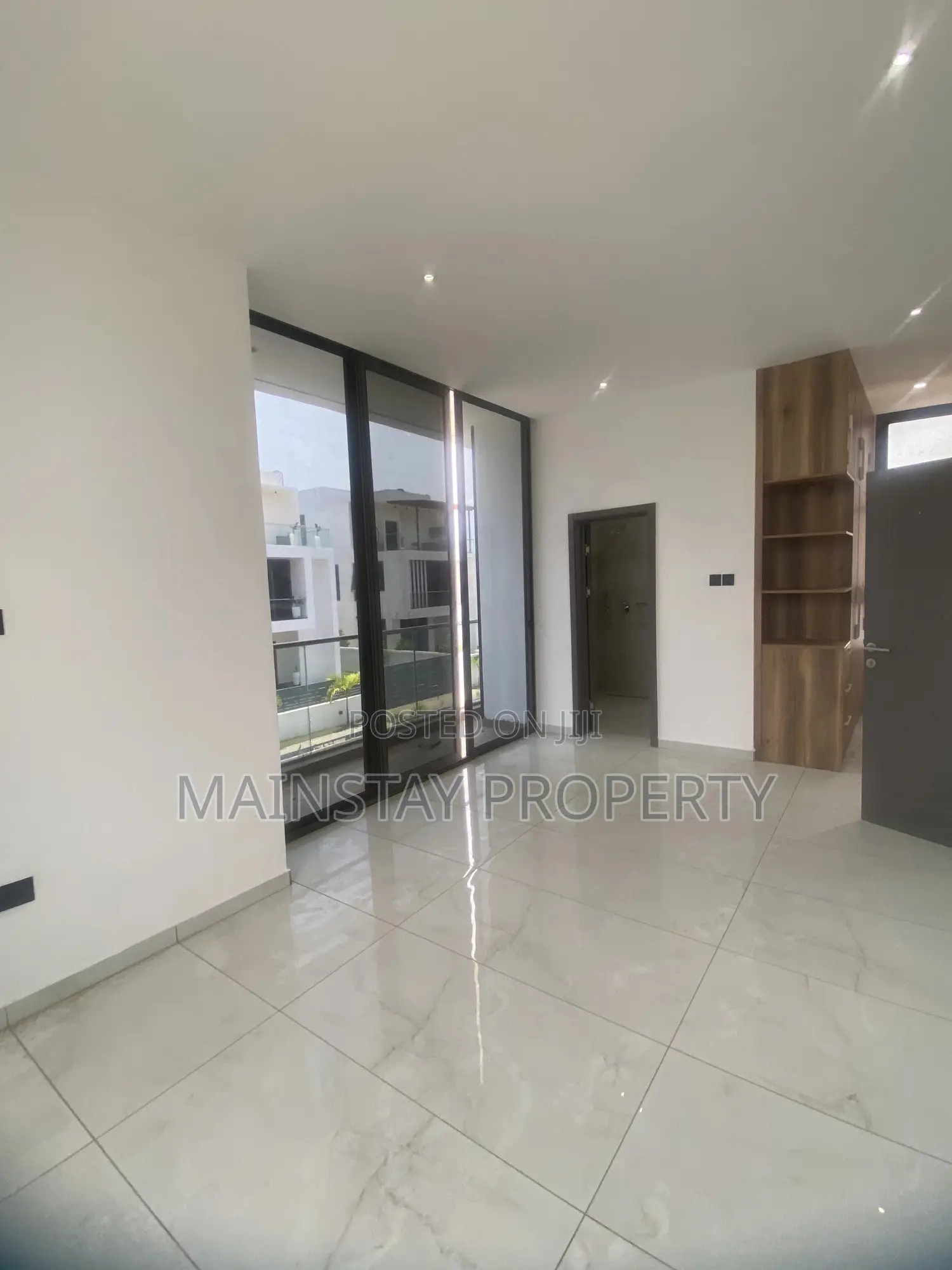 4bdrm Townhouse/Terrace in Mainstay Estates, East Legon for sale