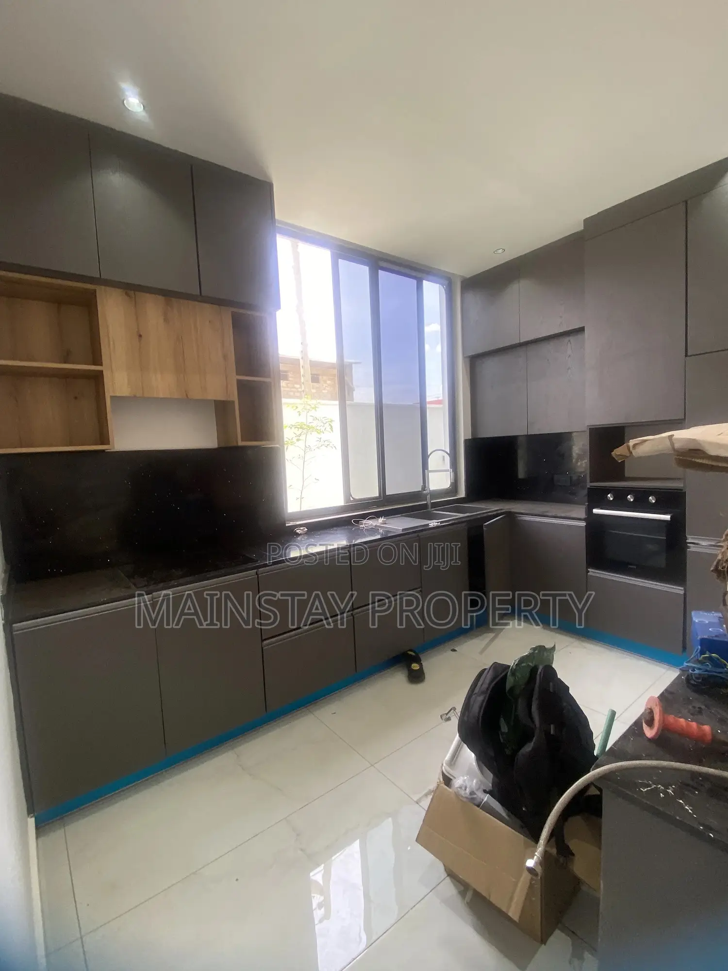 4bdrm Townhouse/Terrace in Mainstay Estates, East Legon for sale