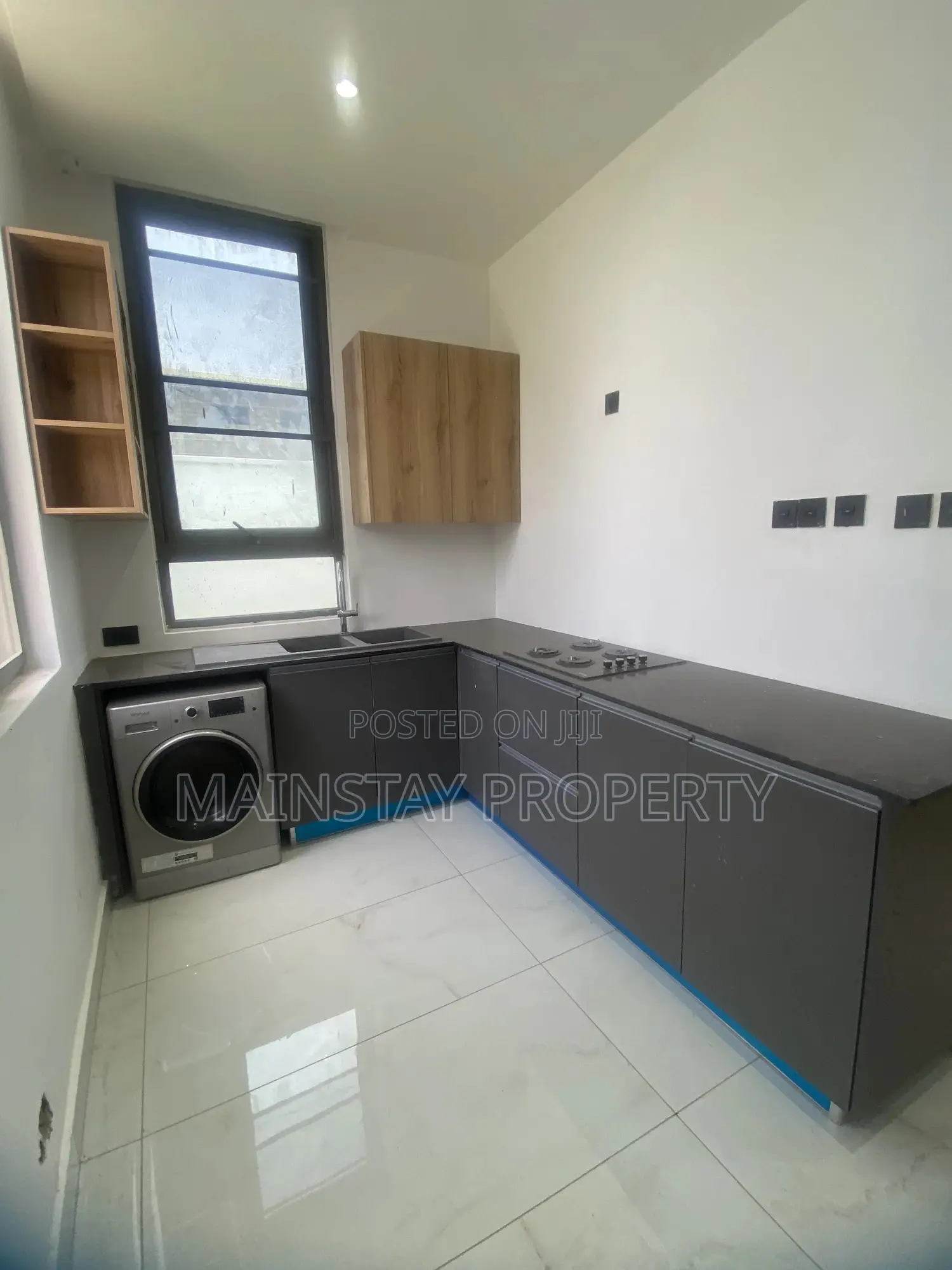 4bdrm Townhouse/Terrace in Mainstay Estates, East Legon for sale