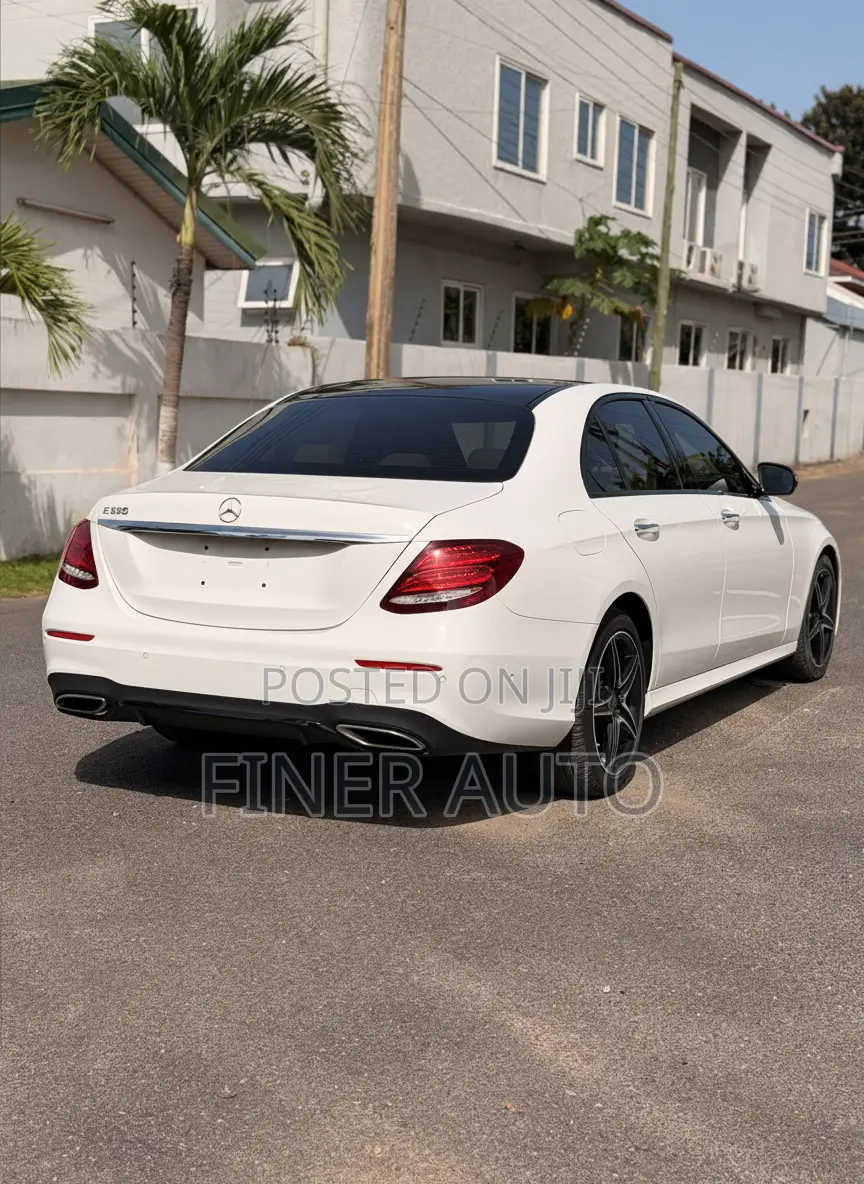 Mercedes-Benz E300 2019 White