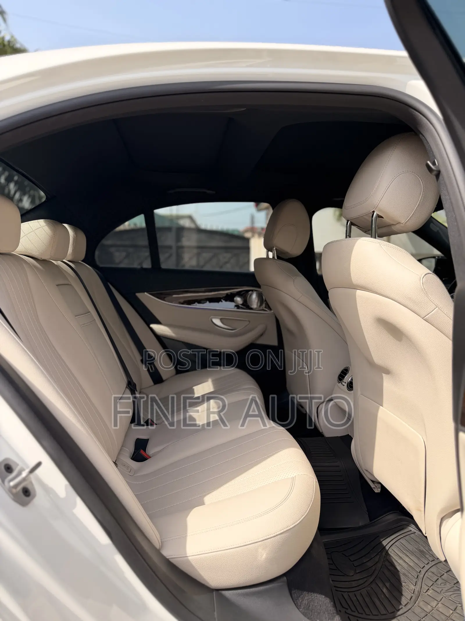 Mercedes-Benz E300 2019 White