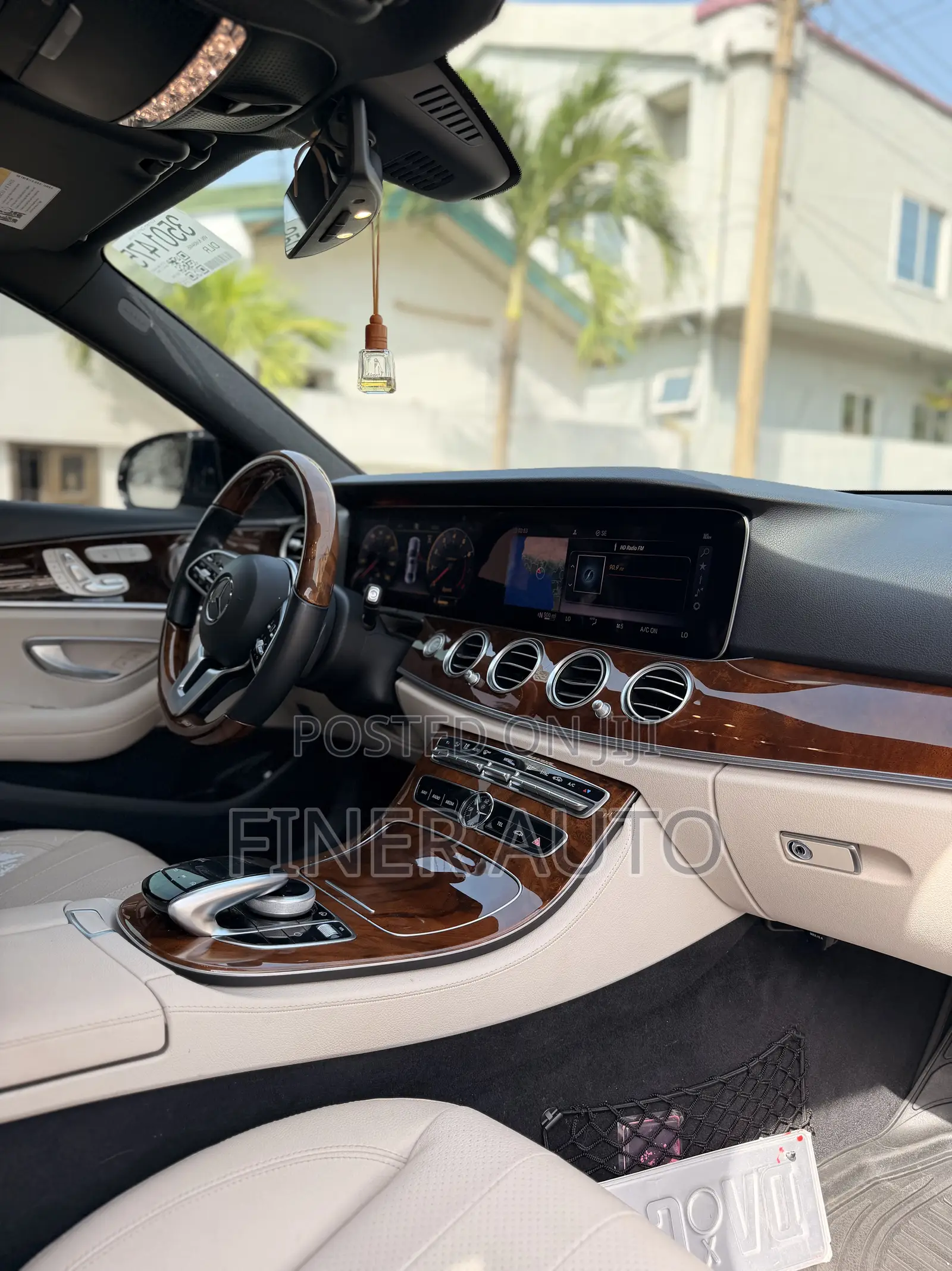 Mercedes-Benz E300 2019 White