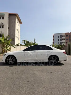 Mercedes-Benz E300 2019 White