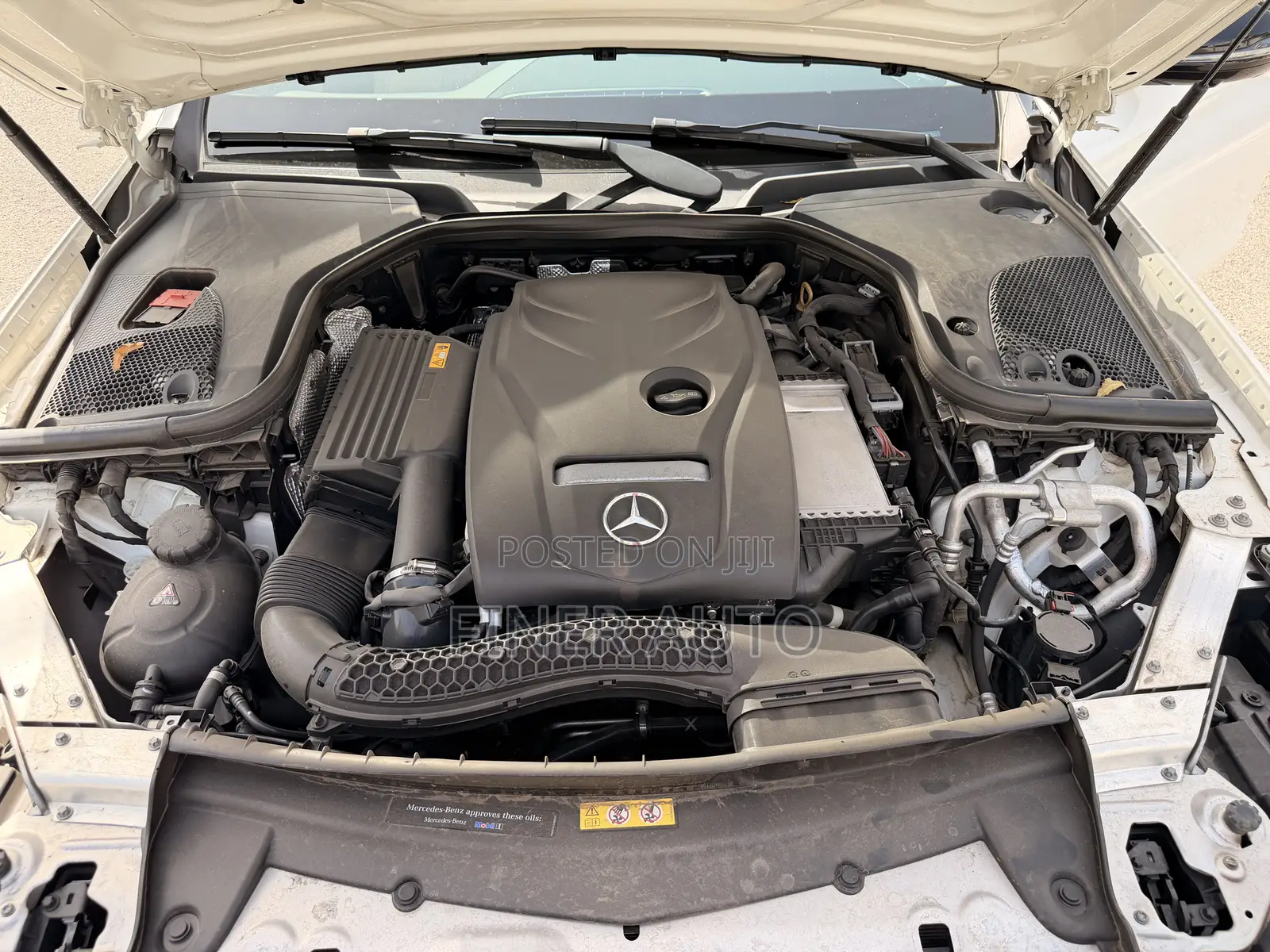 Mercedes-Benz E300 2019 White