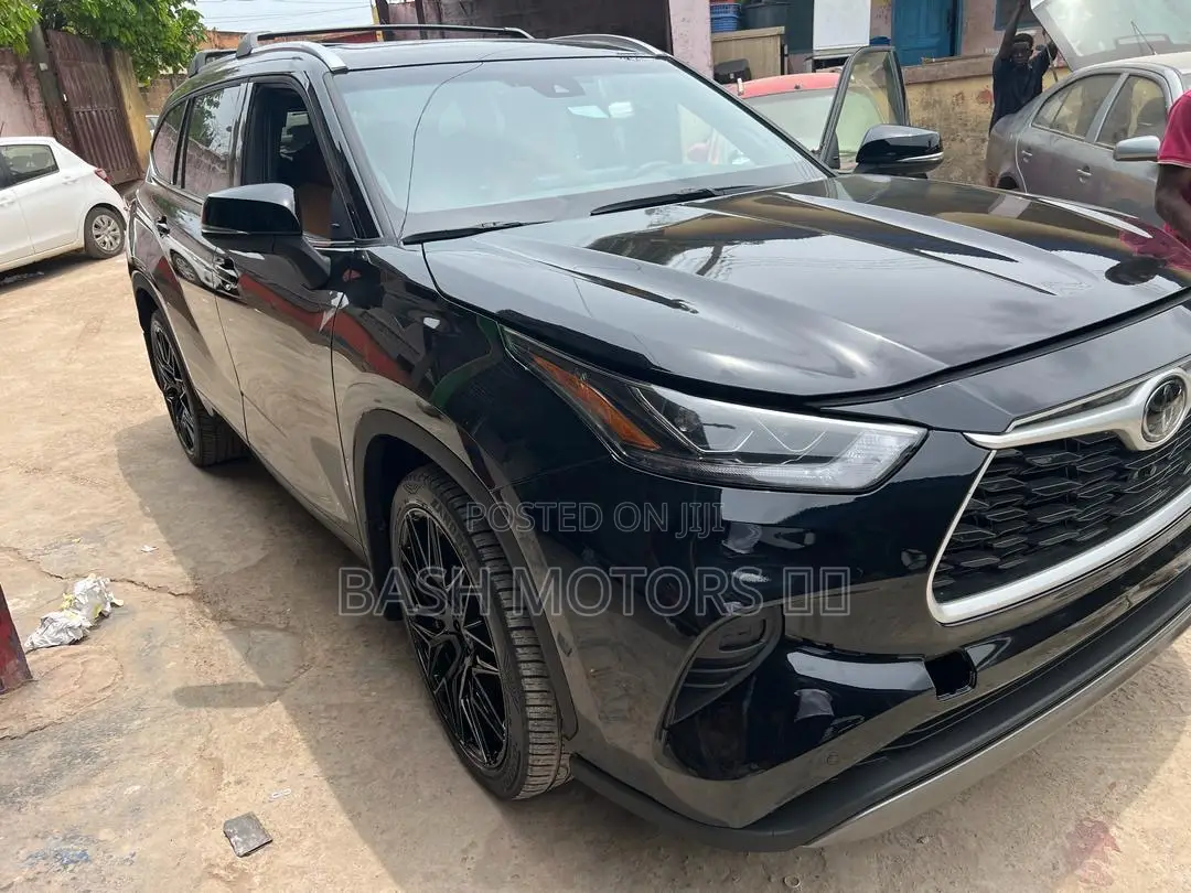 Toyota Highlander Platinum FWD 2023 Black