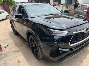 Toyota Highlander Platinum FWD 2023 Black