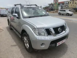 Nissan Navara 2017 Silver