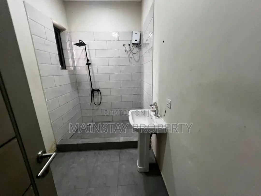 3bdrm Duplex in Mainstay Estates, Tseaddo for rent
