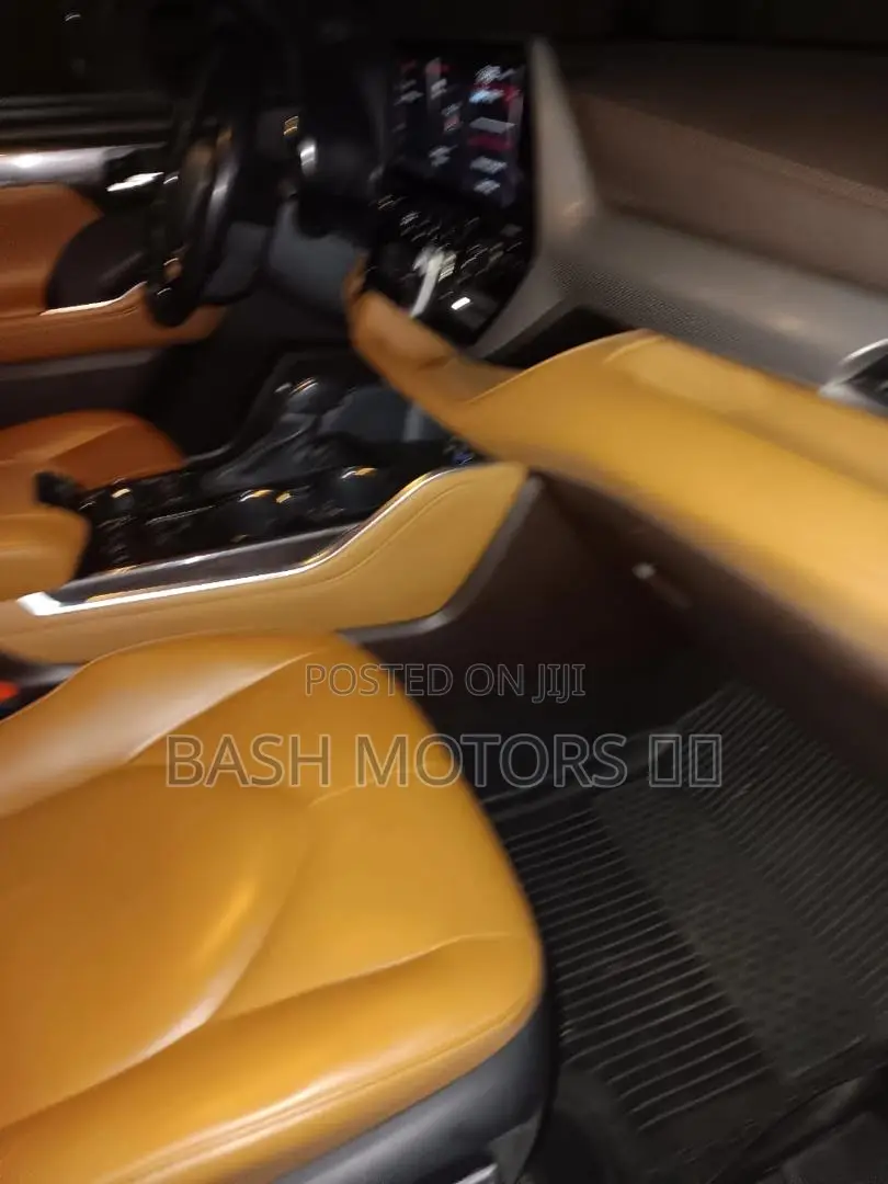 Toyota Highlander Platinum FWD 2023 Black