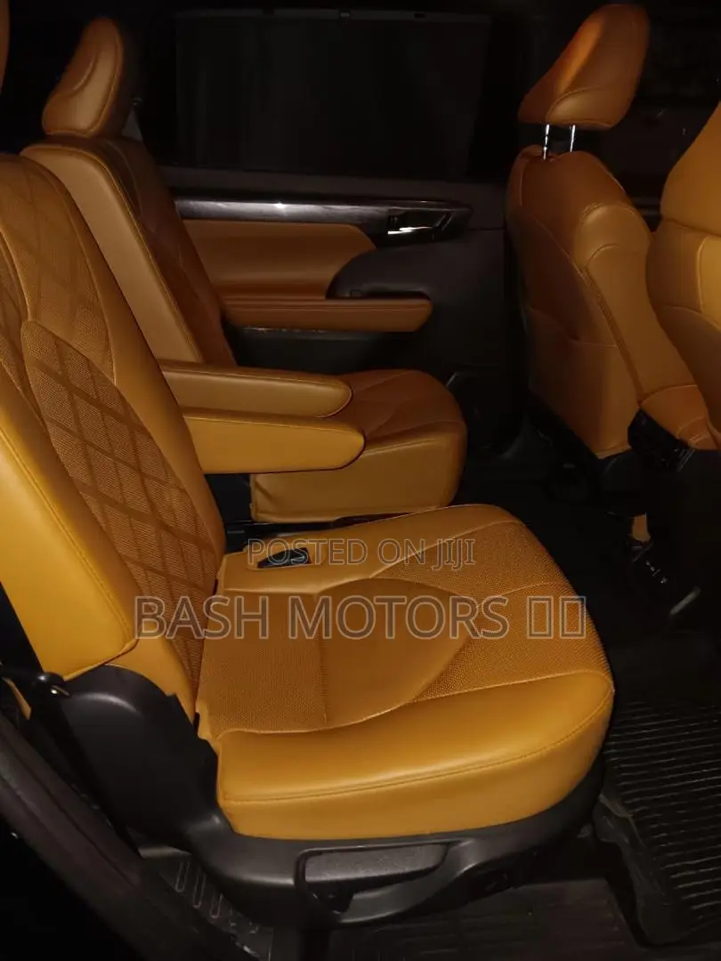 Toyota Highlander Platinum FWD 2023 Black