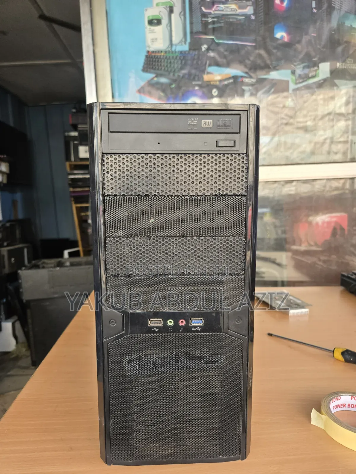 Desktop Computer Asus 8GB AMD A8 HDD+SSD 500GB