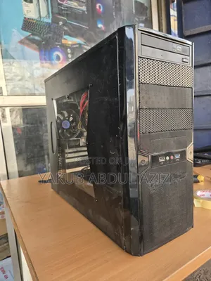 Desktop Computer Asus 8GB AMD A8 HDD+SSD 500GB