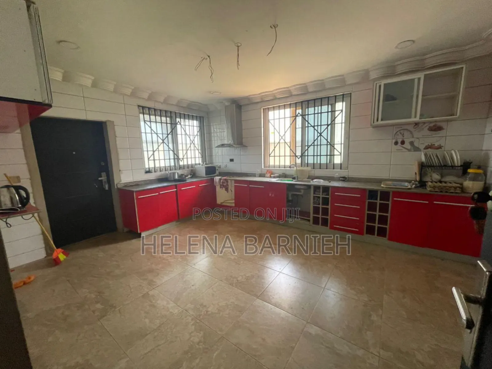5bdrm Apartment in Helena Estate Agency, Police Station for rent